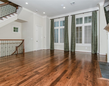 2419 Brazoria Street - Photo Thumbnail 10