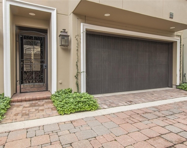 2419 Brazoria Street - Photo Thumbnail 3