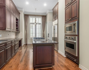 2419 Brazoria Street - Photo Thumbnail 11