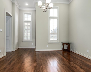 2419 Brazoria Street - Photo Thumbnail 16