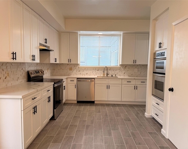1114 Stoney Hill Drive - Photo Thumbnail 35