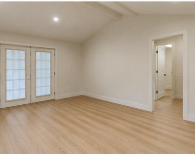 229 Oxford Drive - Photo Thumbnail 1
