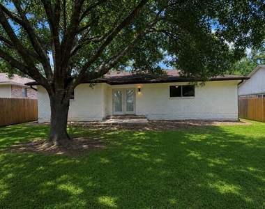 229 Oxford Drive - Photo Thumbnail 7
