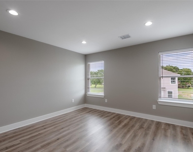 250 N Shady Oaks Drive - Photo Thumbnail 15