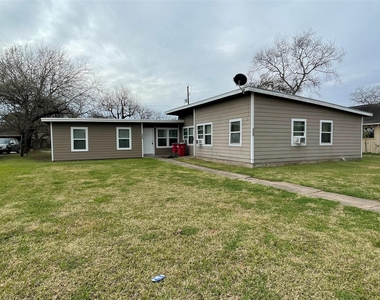 1735 W 8th Street - Photo Thumbnail 1