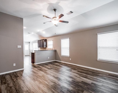 8314 Broadleaf Avenue - Photo Thumbnail 6