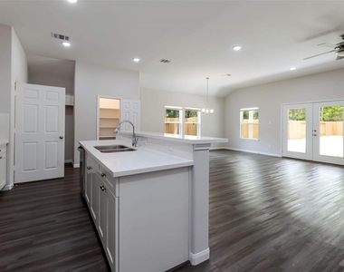 65 Road 5243 - Photo Thumbnail 3