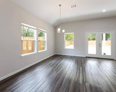 65 Road 5243 - Photo Thumbnail 4