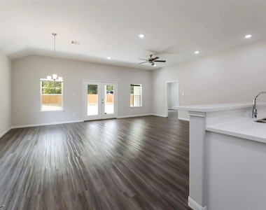 65 Road 5243 - Photo Thumbnail 2