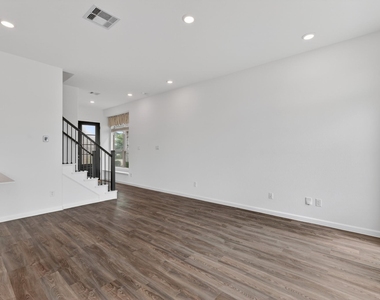 5634 Amber Brook Lane - Photo Thumbnail 11