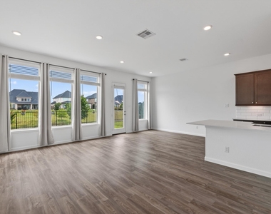 5634 Amber Brook Lane - Photo Thumbnail 7