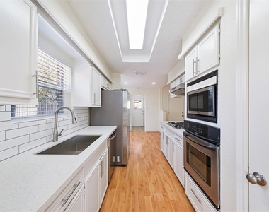 14006 Briarworth Drive - Photo Thumbnail 6