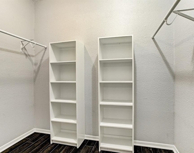 2400 N Braeswood Boulevard - Photo Thumbnail 10