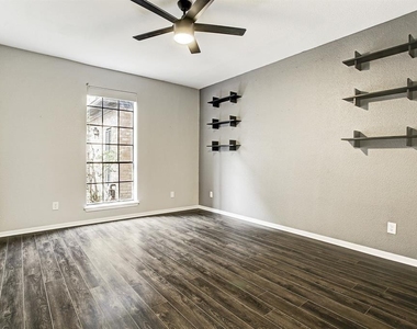 2400 N Braeswood Boulevard - Photo Thumbnail 8