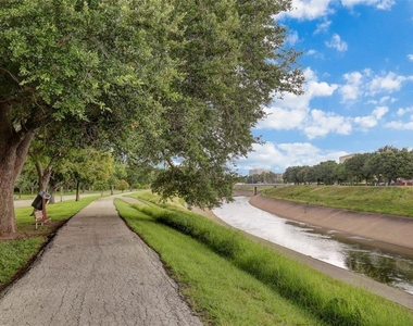 2400 N Braeswood Boulevard - Photo Thumbnail 20
