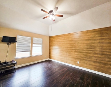 20810 Balmoral Glen Lane - Photo Thumbnail 29
