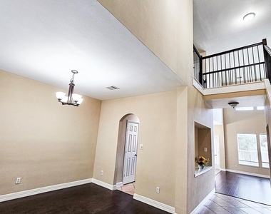 20810 Balmoral Glen Lane - Photo Thumbnail 2