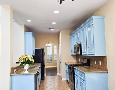 20810 Balmoral Glen Lane - Photo Thumbnail 6