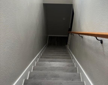 8530 Sunset Loch Drive - Photo Thumbnail 12
