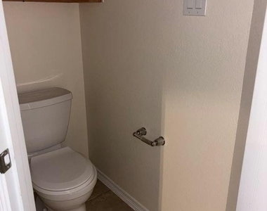 8530 Sunset Loch Drive - Photo Thumbnail 11