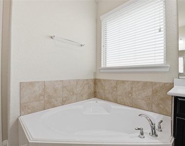23207 Verita Court - Photo Thumbnail 20
