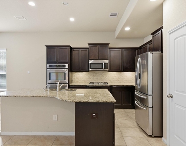 23207 Verita Court - Photo Thumbnail 11