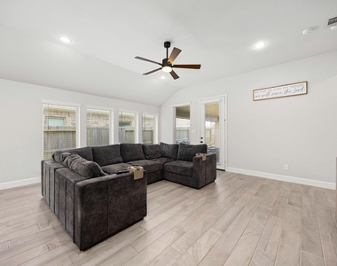 2122 Germander Lane - Photo Thumbnail 12