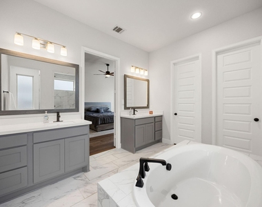 2122 Germander Lane - Photo Thumbnail 17