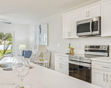 168 Hidden Woods Place - Photo Thumbnail 5