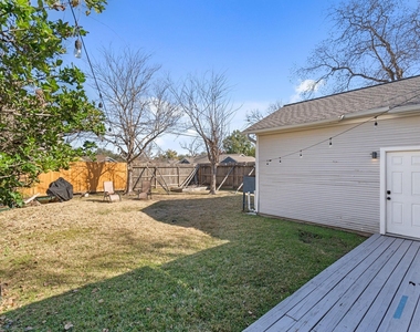 943 Pecore Street - Photo Thumbnail 5