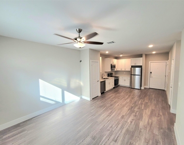 1720 Crestdale Drive - Photo Thumbnail 3