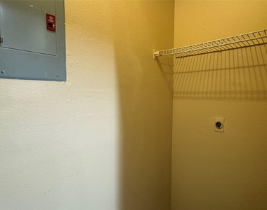 6500 Harbor Town Drive - Photo Thumbnail 13