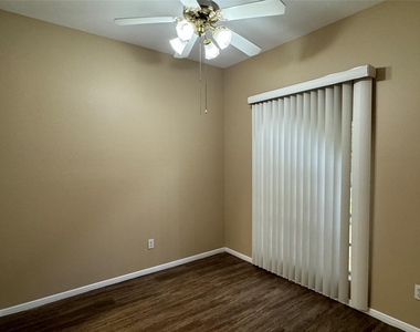 6500 Harbor Town Drive - Photo Thumbnail 8