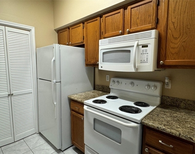 6500 Harbor Town Drive - Photo Thumbnail 11