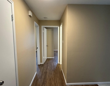 6500 Harbor Town Drive - Photo Thumbnail 14