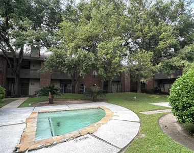 6500 Harbor Town Drive - Photo Thumbnail 2