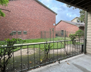 6500 Harbor Town Drive - Photo Thumbnail 7