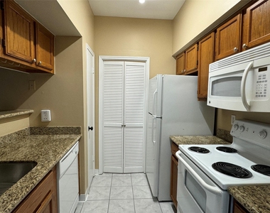 6500 Harbor Town Drive - Photo Thumbnail 9