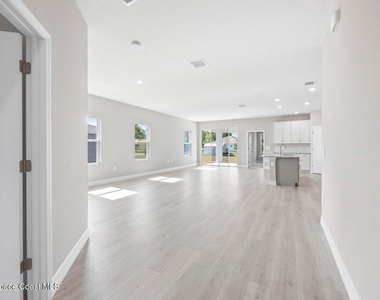 495 Harrison Street Sw - Photo Thumbnail 4
