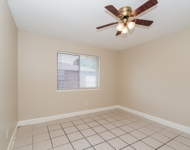 18034 Lago Forest Drive - Photo Thumbnail 8
