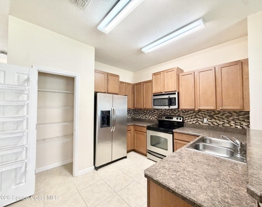 2655 Revolution Street - Photo Thumbnail 11