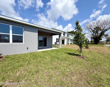 826 Castleford Avenue Ne - Photo Thumbnail 22