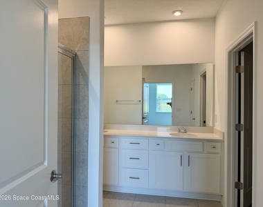 826 Castleford Avenue Ne - Photo Thumbnail 7