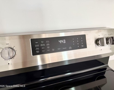 826 Castleford Avenue Ne - Photo Thumbnail 20