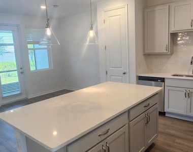 1379 Bluewater Lane - Photo Thumbnail 8
