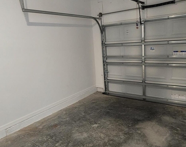 1379 Bluewater Lane - Photo Thumbnail 7