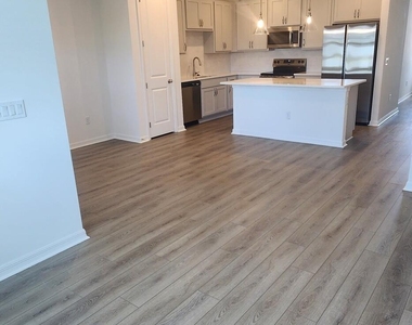 1379 Bluewater Lane - Photo Thumbnail 17