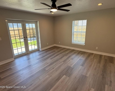 2839 Colbert Circle - Photo Thumbnail 9