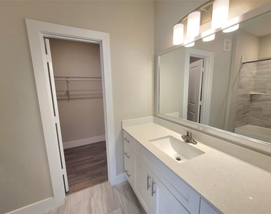 1620 Crestdale Drive - Photo Thumbnail 8