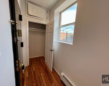 536 Ralph Avenue - Photo Thumbnail 2